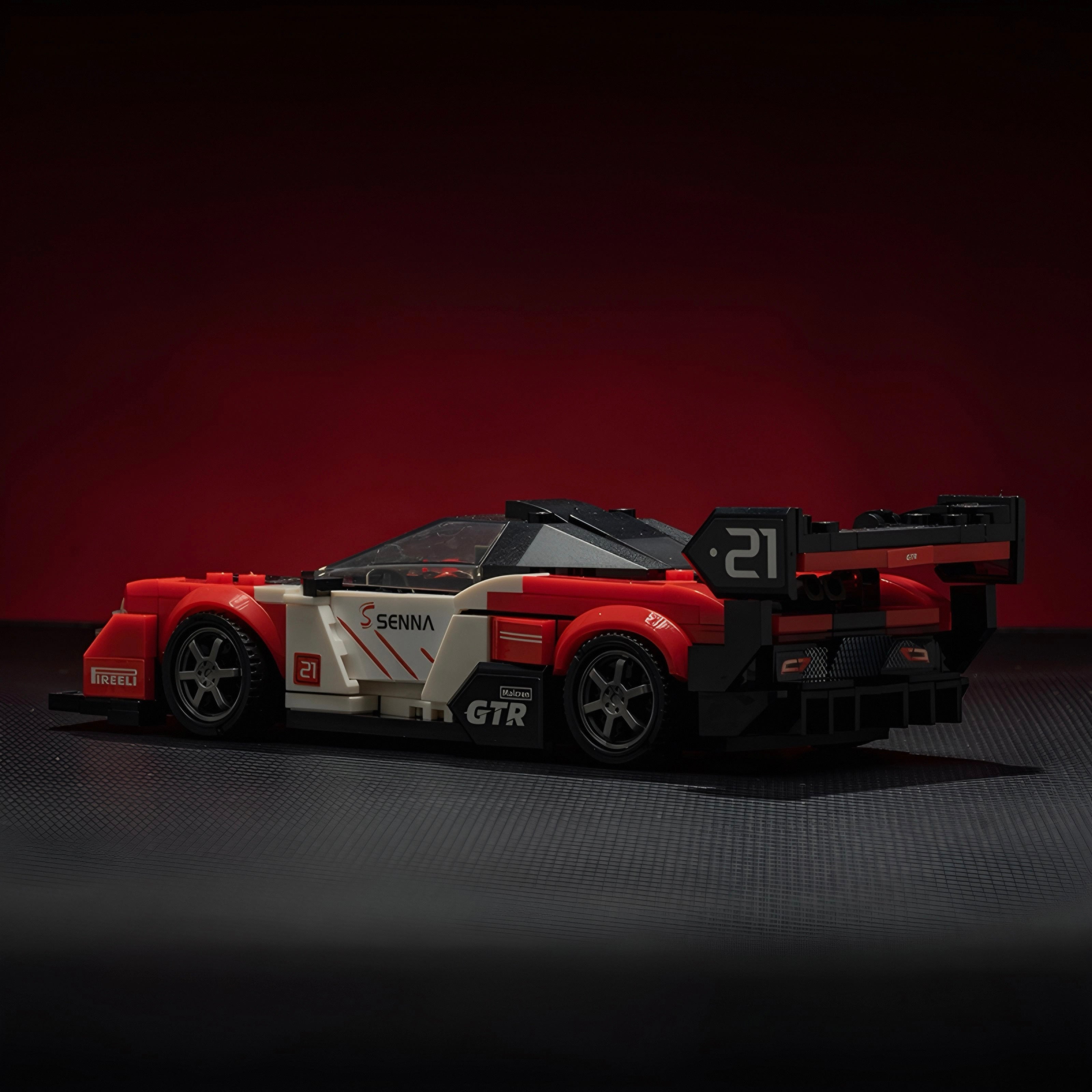 1: 24 British Track Focus GTR (347 PCS)