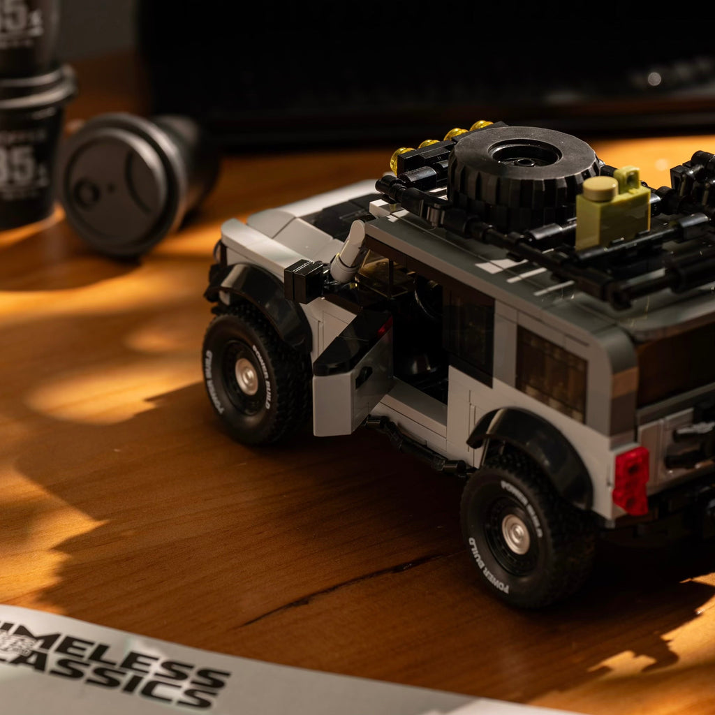 American Trail Off-Roader Display Garage Box Included