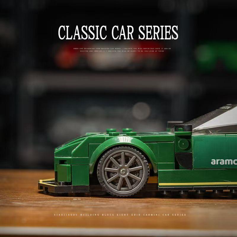 1: 24 BRITISH ASTON MARTIN F1 SAFETY CAR (352 PCS)