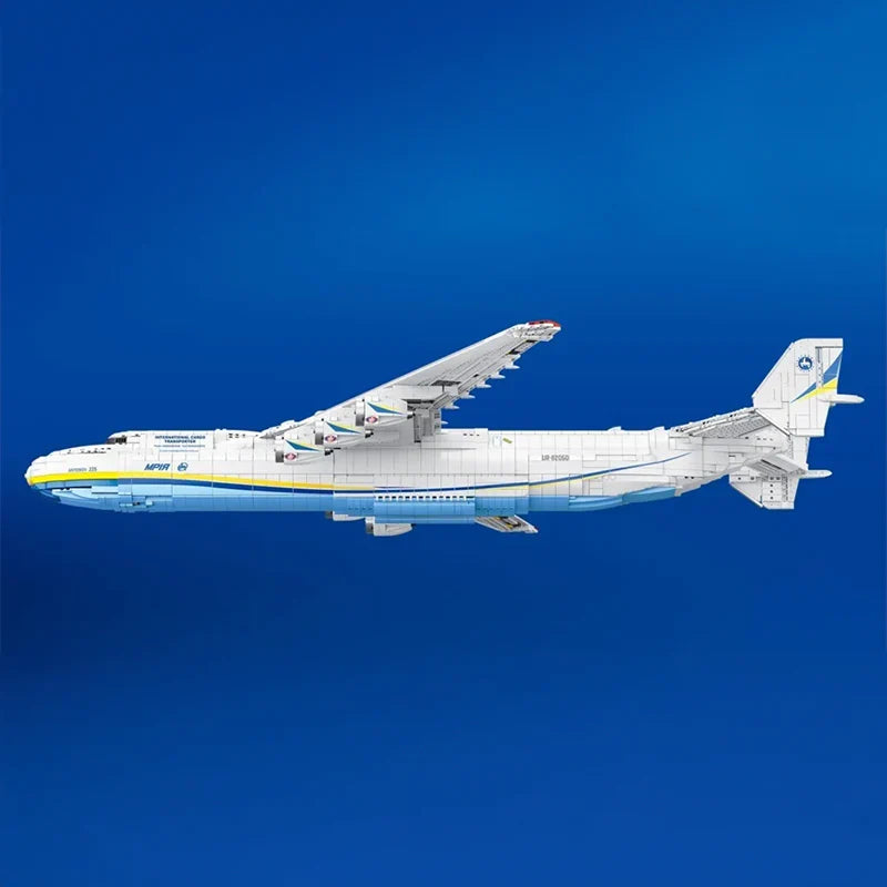 The Ultimate Antonov 225 with Stand